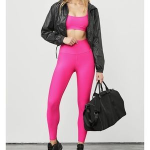 ALO YOGA NEON PINK SET